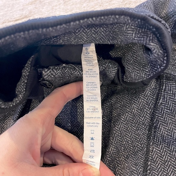 Lululemon Base Runner 1/2 Zip
Heathered Herringbone Heathered Black W3B82S
Sz 8 - Picture 6 of 8
